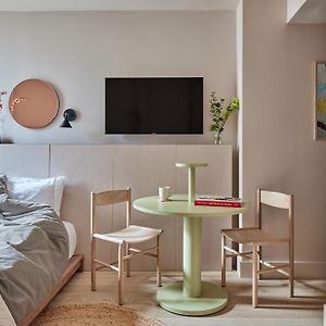 Locke Studio Adaptable
